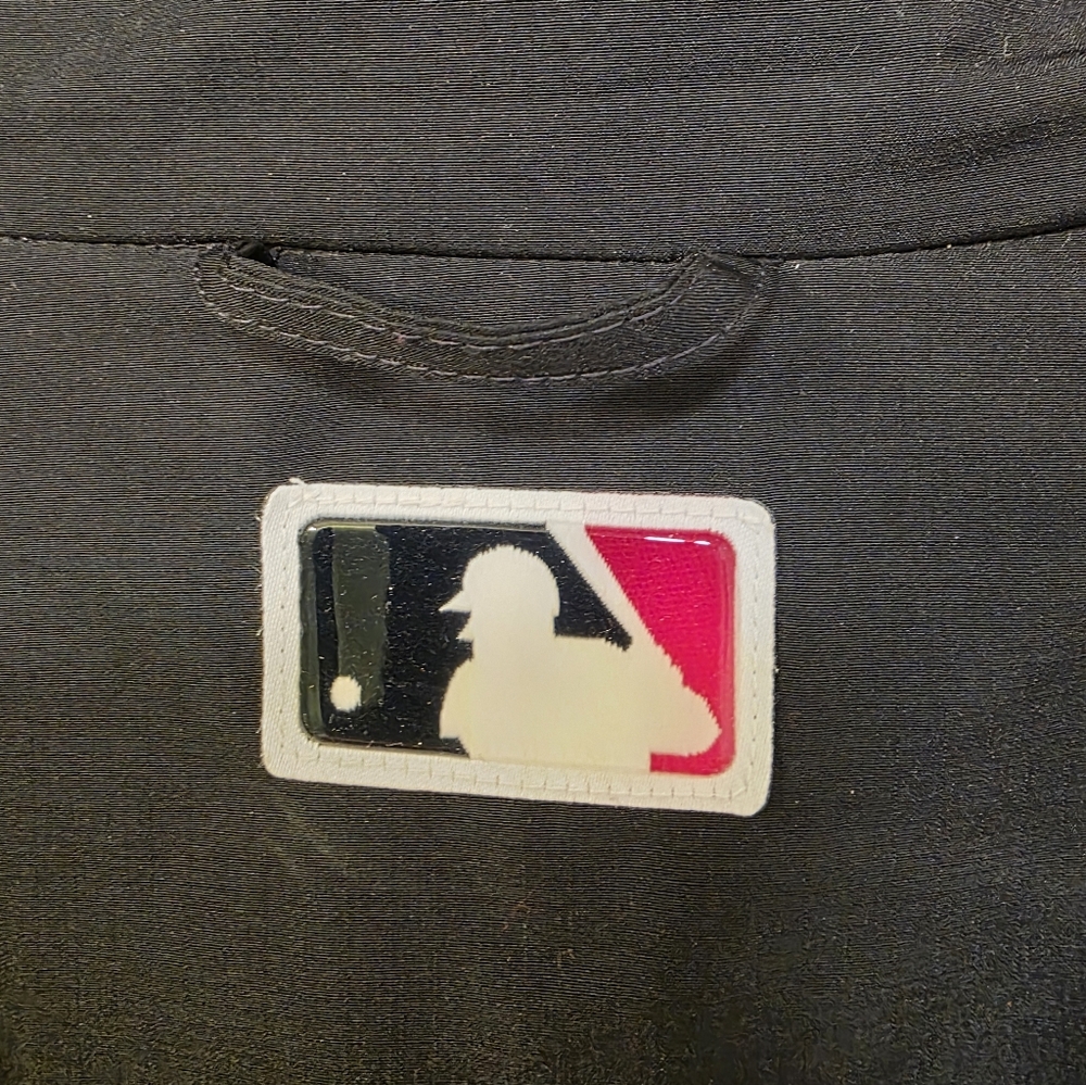On-Field Cincinnati Reds Jacket - Picture 12 of 13